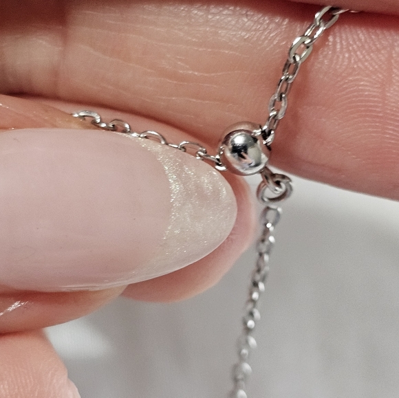 14kt White Gold Diamond Heart Adjustable Chain Necklace - Picture 5 of 5